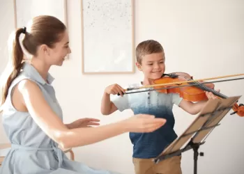 6 Yaş Keman Kursu - Minik Ellerden Büyük Başarılar...