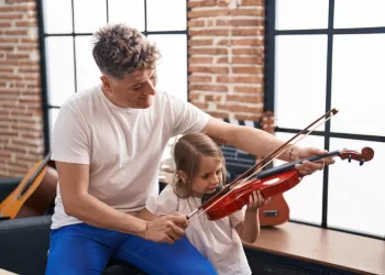 Grup Keman Dersi mi Özel Keman Dersi mi Daha Avantajlı?