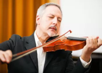 Keman Çalan İnsanların Özellikleri Neler?