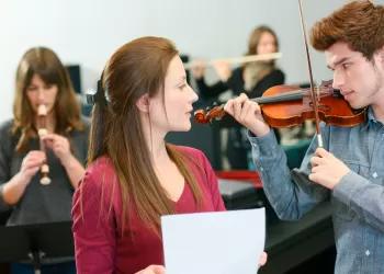 Keman Derslerinde Neler Öğrenilir?
