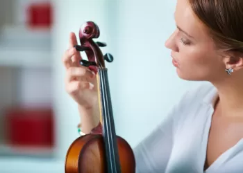 Keman Akordu Nasıl Yapılır?