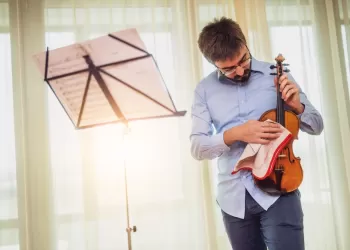 Keman Bakımı ve Temizliği - Kemanınızı Doğru Temizliyor musunuz?