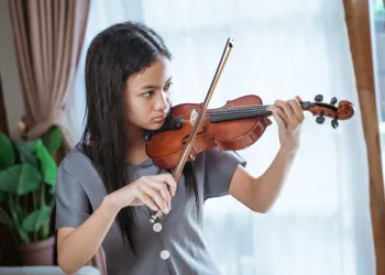 Tek Başına Keman Öğrenmek: Evde Kendi Kendinize Başarabilir misiniz?