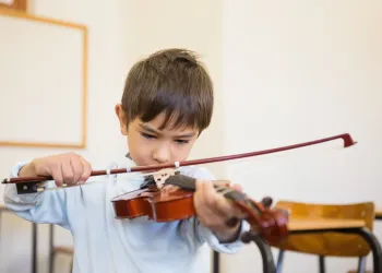 Bakırköy Çocuk Keman Kursu Fiyatları: Ücretler Neye Göre Değişir?